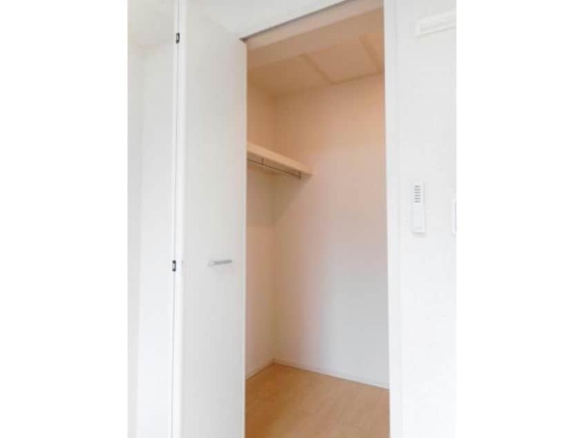  ラ・ルーチェ　Ｂ（西新涯町）