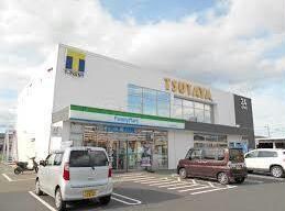 ファミリーマートTSUTAYA神辺店(コンビニ)まで614m Ｃｏｚｙ　Ｃｏｕｒｔ