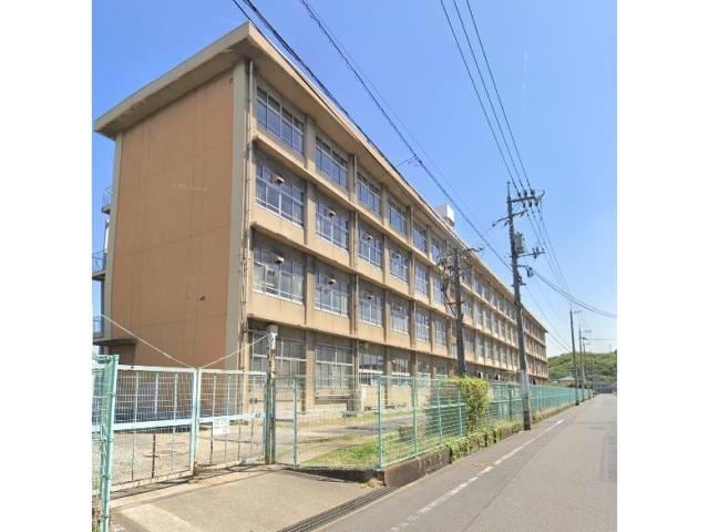 福山市立一ツ橋中学校(中学校/中等教育学校)まで519m プラムガーデンC