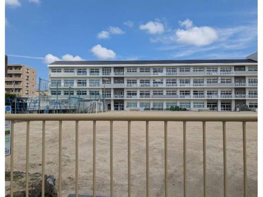 福山市立西小学校(小学校)まで1063m ロックフィールドⅣ