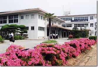 赤穂市立坂越中学校(中学校/中等教育学校)まで1118m Gala Gardens