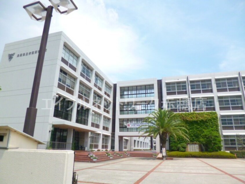 兵庫県立赤穂高校(高等学校/高等専門学校)まで3827m コスモポート新田