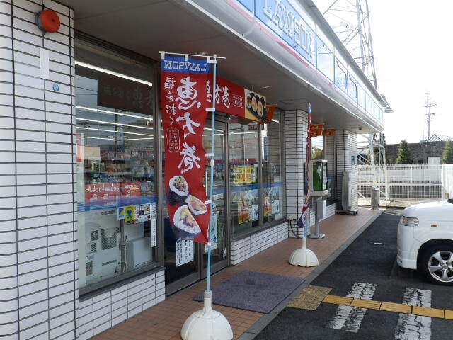 ﾛｰｿﾝ 龍野堂本中央店(コンビニ)まで129m ファミールセイリュウ（北）