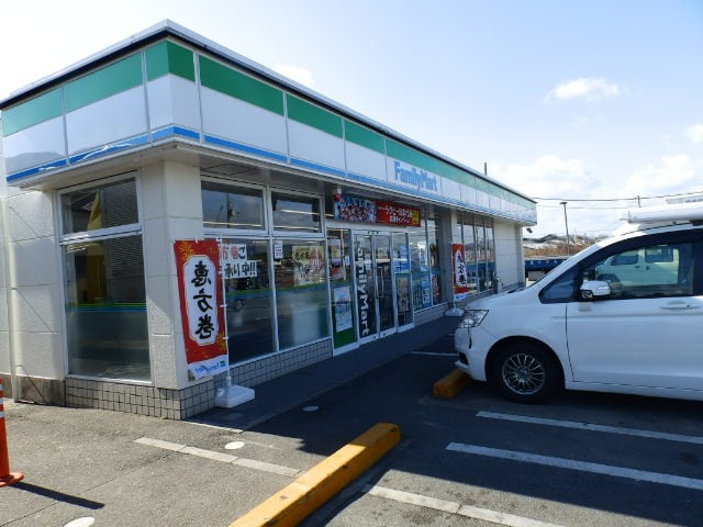 ﾌｧﾐﾘｰﾏｰﾄ たつの松原口店(コンビニ)まで791m アルカディア　ブレジオ