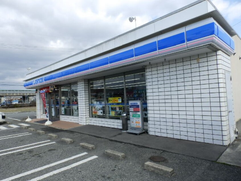 ﾛｰｿﾝ 龍野福田店(コンビニ)まで685m カプリス　コート　ベースIII