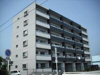 Ｙ’ｓ　Ｃｏｕｒｔ