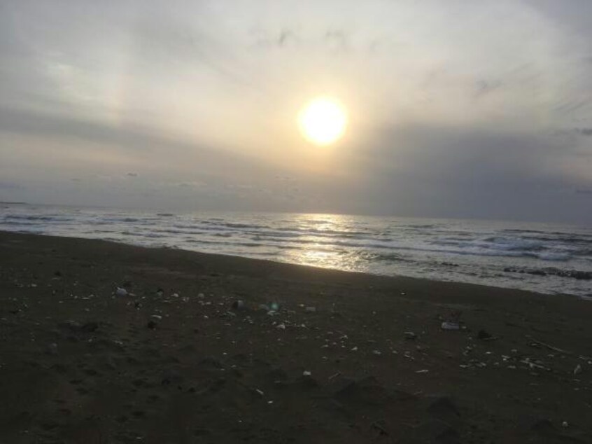 海岸(公園)まで600m※海岸まで車で5分。夕日撮影にチャレンジしてみては？ ノーブルハイツ２