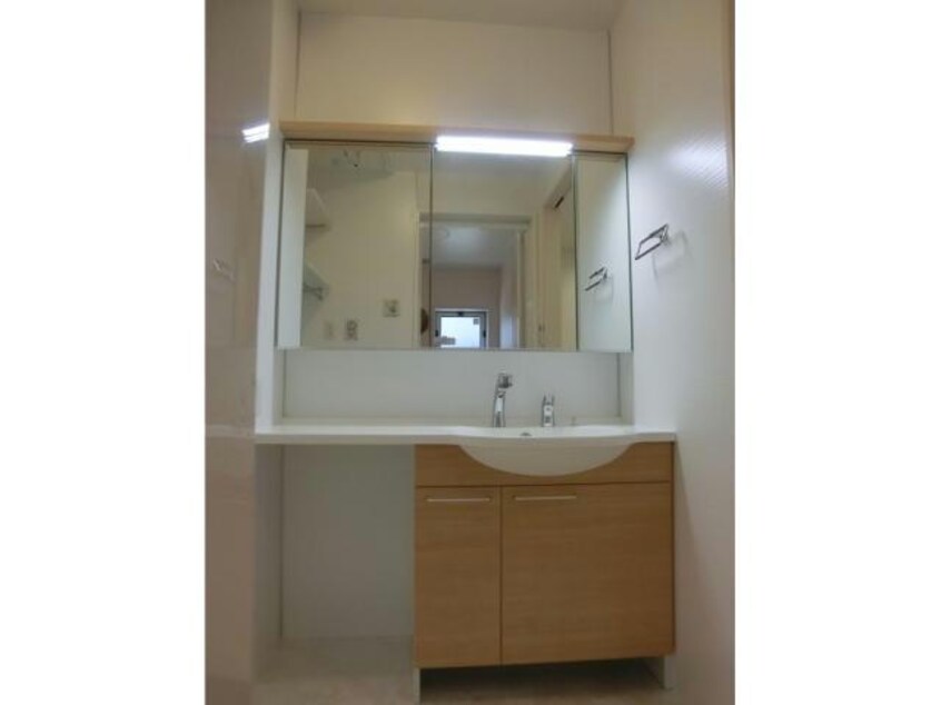  Saison　Lumiere（ｾｿﾞﾝ･ﾙﾐｴｰﾙ）