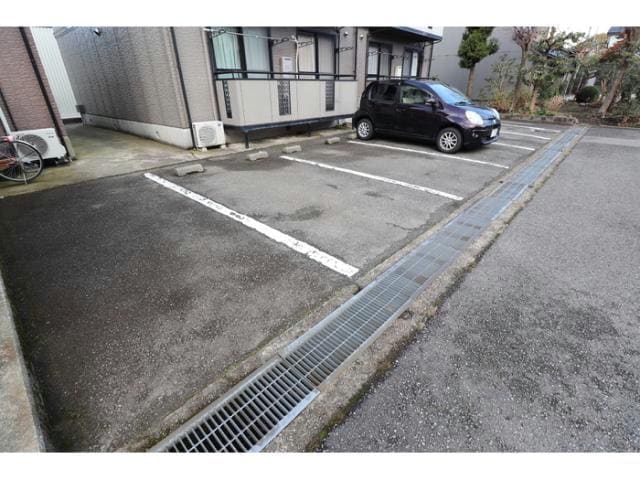  モンターニュリーブル　Ｂ棟