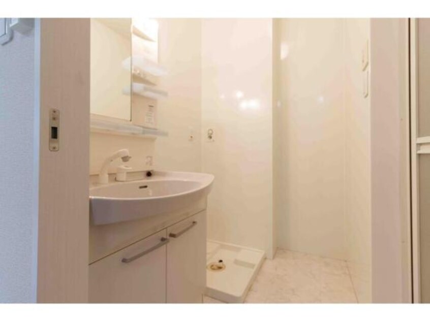  リビングタウン東金沢　B