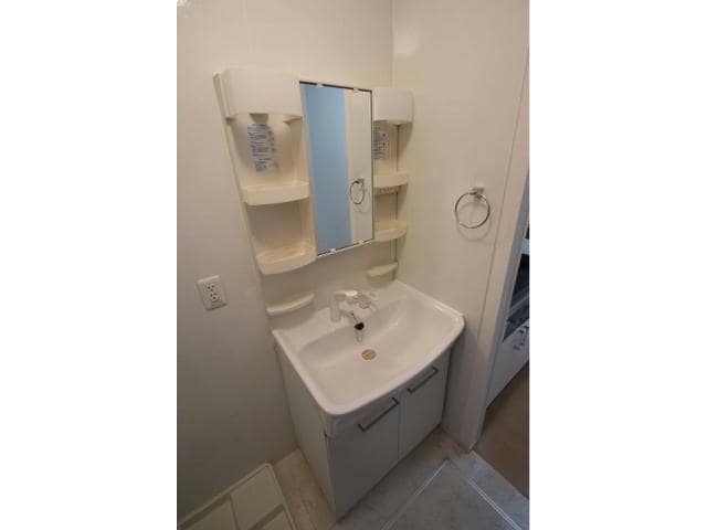  Ｕｎｄｉｎｅ（ｱﾝﾃﾞｨｰﾝ）