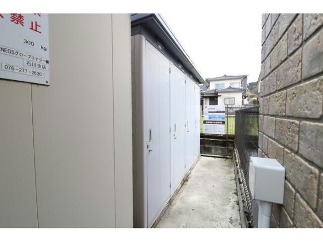 物置 シャトー・モナムール