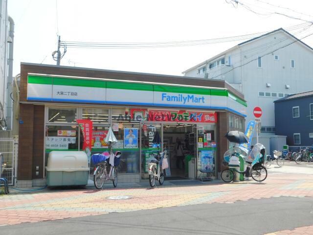 ファミリーマート大宮二丁目店(コンビニ)まで154m プラシード大宮