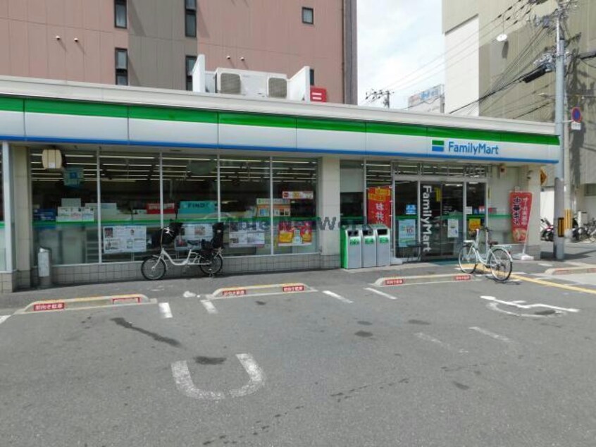 ファミリーマート赤川三丁目店(コンビニ)まで323m J.Qualior(ジェイクオリア)