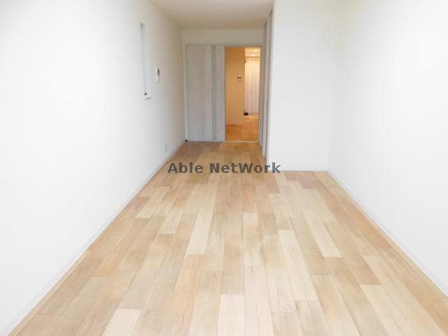 洋室　9.5帖 クリエオーレ清水