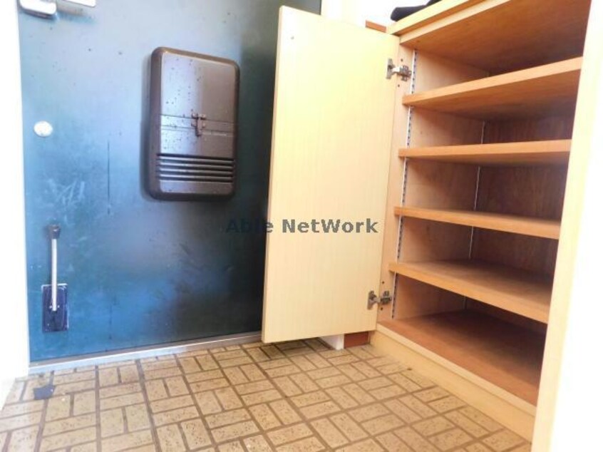 シューズボックス 東洋プラザしろきた