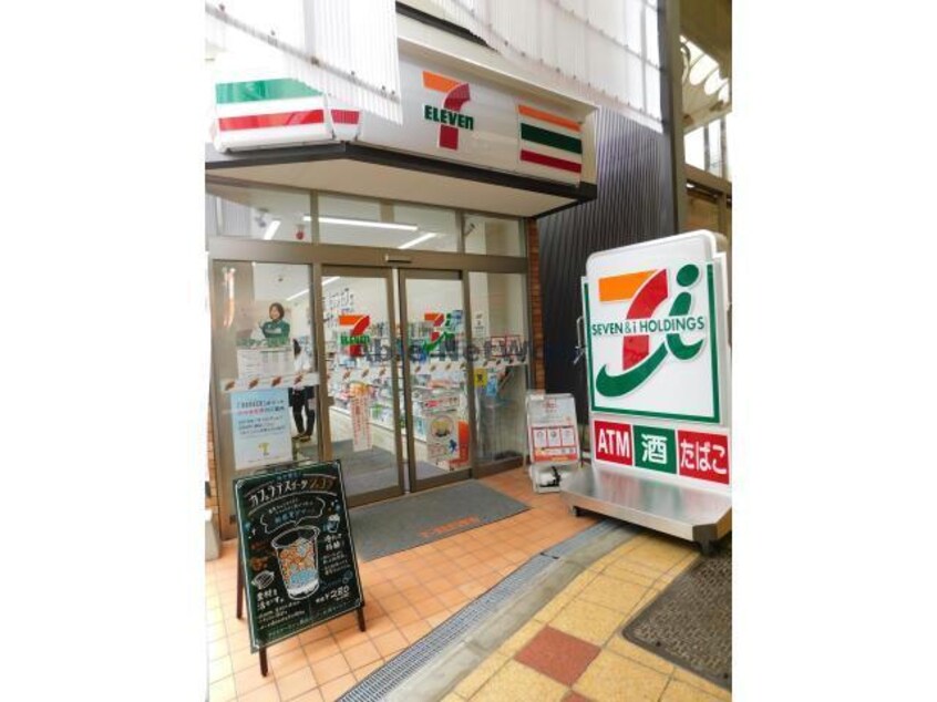 セブンイレブン千林商店街西店(コンビニ)まで495m Gradito千林大宮