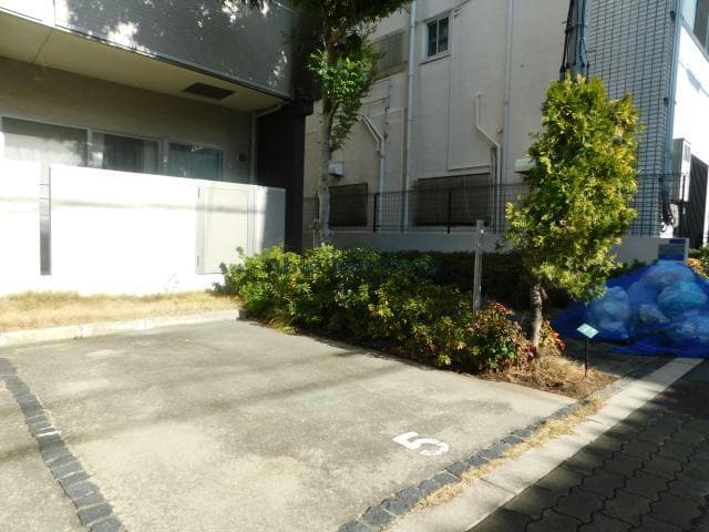 平面駐車場 アンリシェール