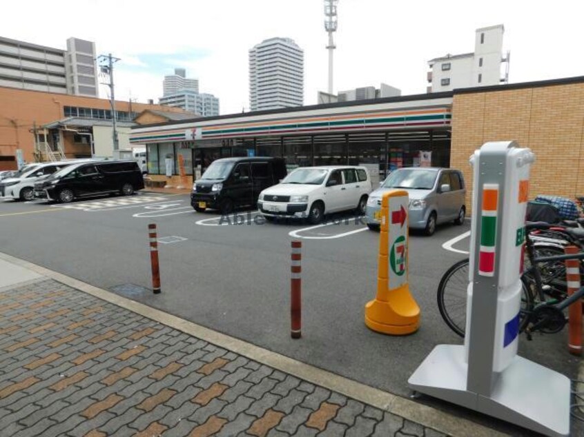 セブンイレブン大阪友渕町3丁目店(コンビニ)まで293m リバーヴィレッジ赤川