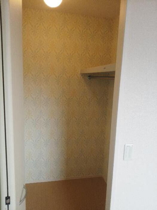 ウォークインクローゼット メゾン・クレシアＢ