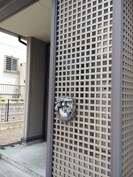 イミグラント クローバーの外観