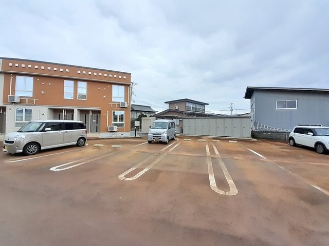 駐車場 メゾン・カルム　Ｃ