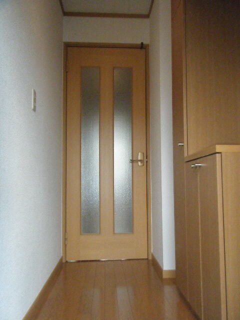 玄関 メゾンパラディ