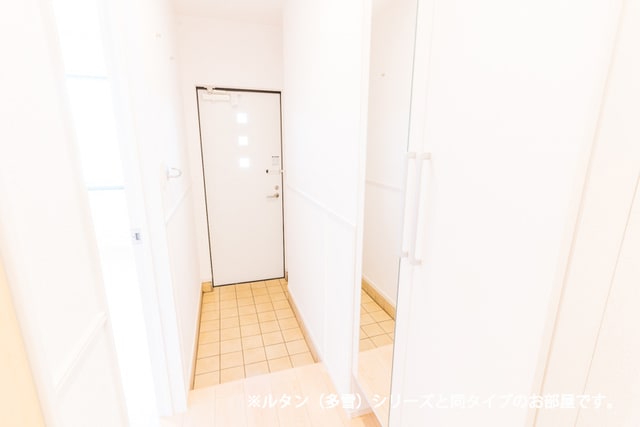 玄関 メゾン　ルーチェ