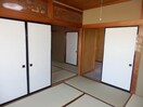 畳の上でゆっくりとくつろげる和室です アパートメントハウス末広町