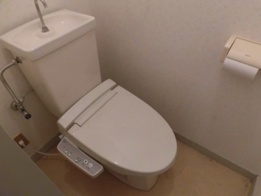 落ち着いた色調のトイレです エポックハイツ