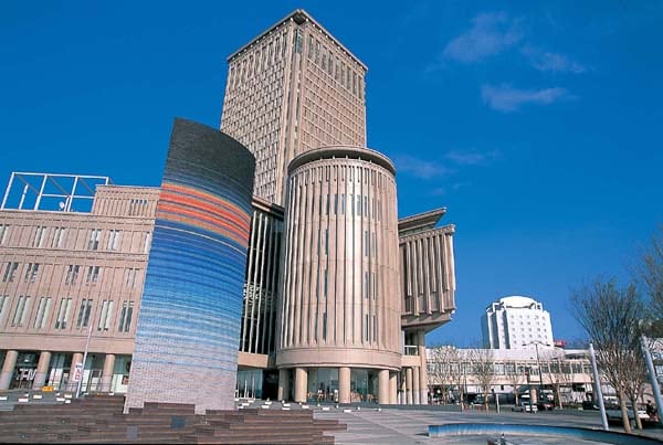 霞城セントラルまで1211m 美麗・十日町