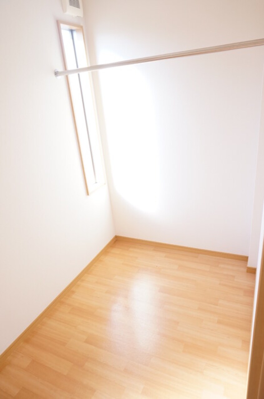 ウォークインクローゼット アバンティ旭町