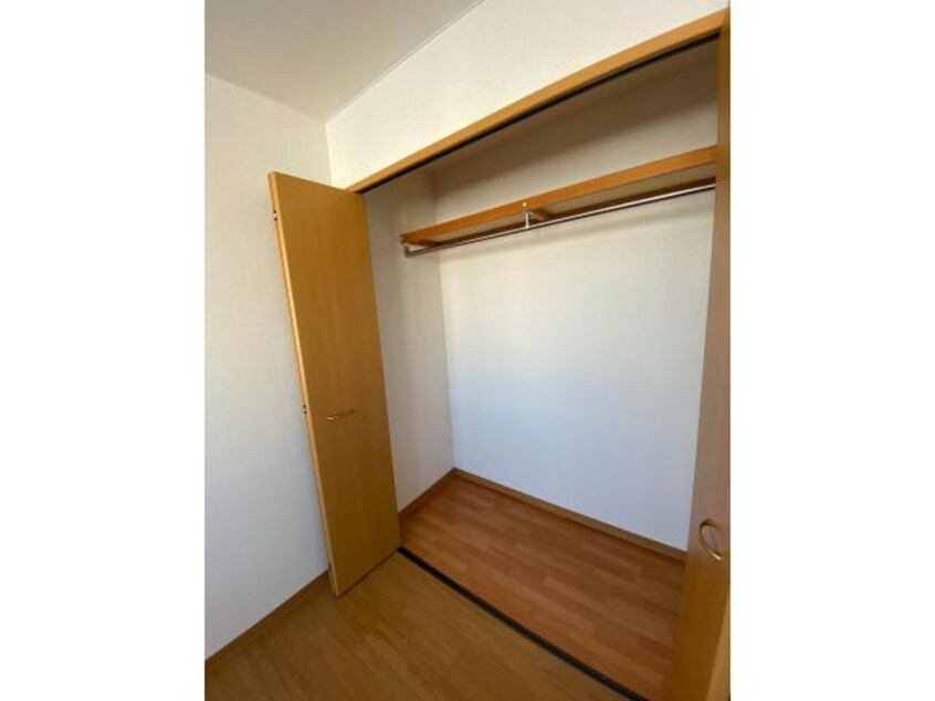  メニーハピネス・T