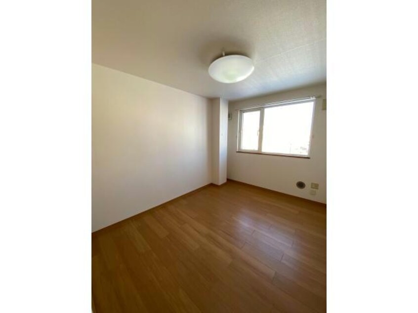  メニーハピネス・T