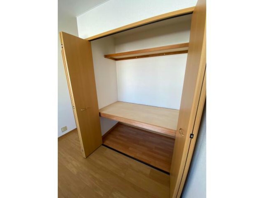  メニーハピネス・T