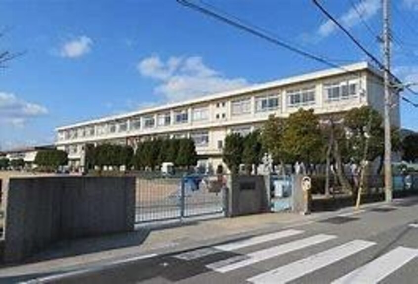 広畑第二小学校(小学校)まで800m メゾン井貫