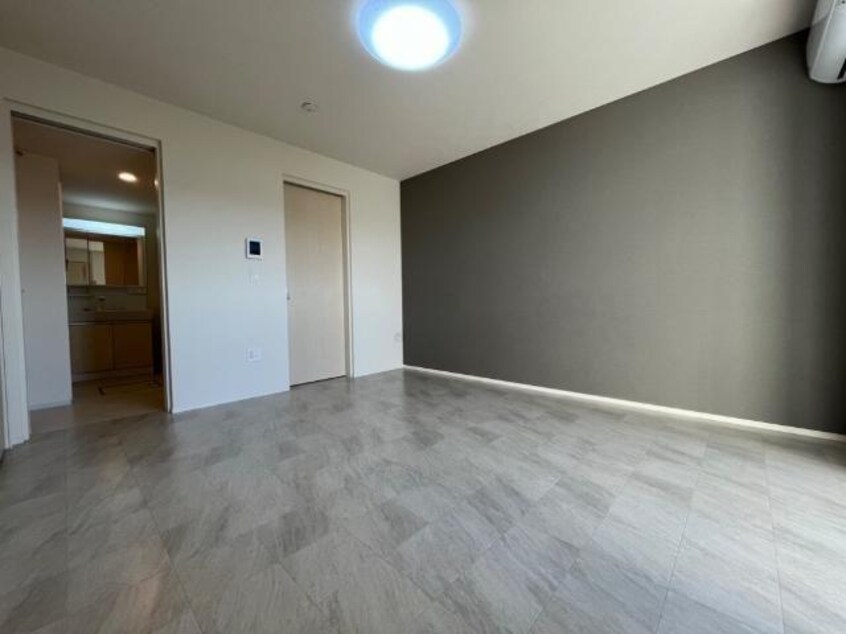 リビング オーヴェスト・トレ