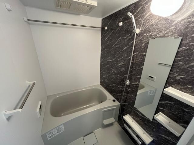 バス／シャワールーム等 オーヴェスト・トレ