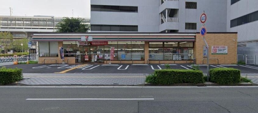 姫路南駅前町店(コンビニ)まで140m ベラ・ルーナ