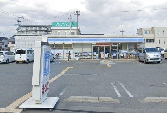 ローソン　姫路市川橋通店(コンビニ)まで300m アビオニクス京町