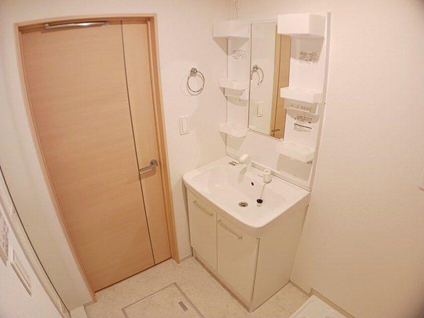  アルモニ　カルム