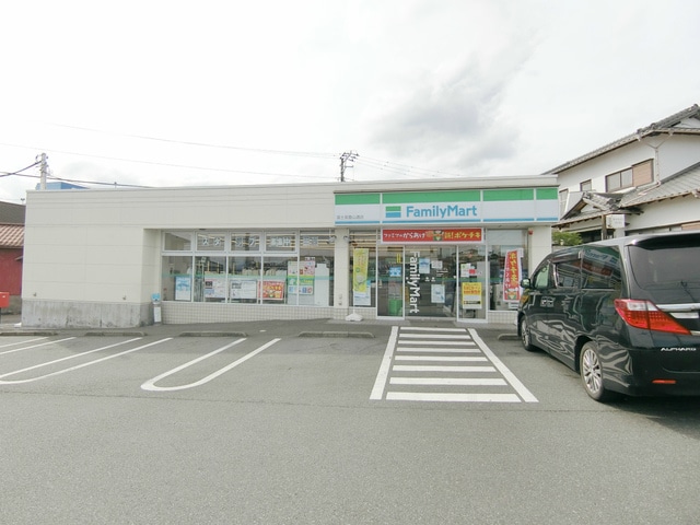 ファミリーマート富士宮登山道店(コンビニ)まで2407m※ファミリーマート富士宮登山道店 クリスタルパレスⅡ