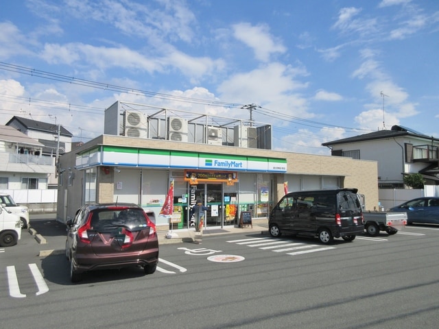 ファミリーマート富士宮神田川町店(コンビニ)まで511m※ファミリーマート富士宮神田川町店 泉パレス