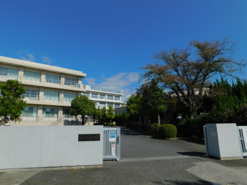 富士市立丘小学校(小学校)まで366m※富士市立丘小学校 貸家（田中貸家・厚原）