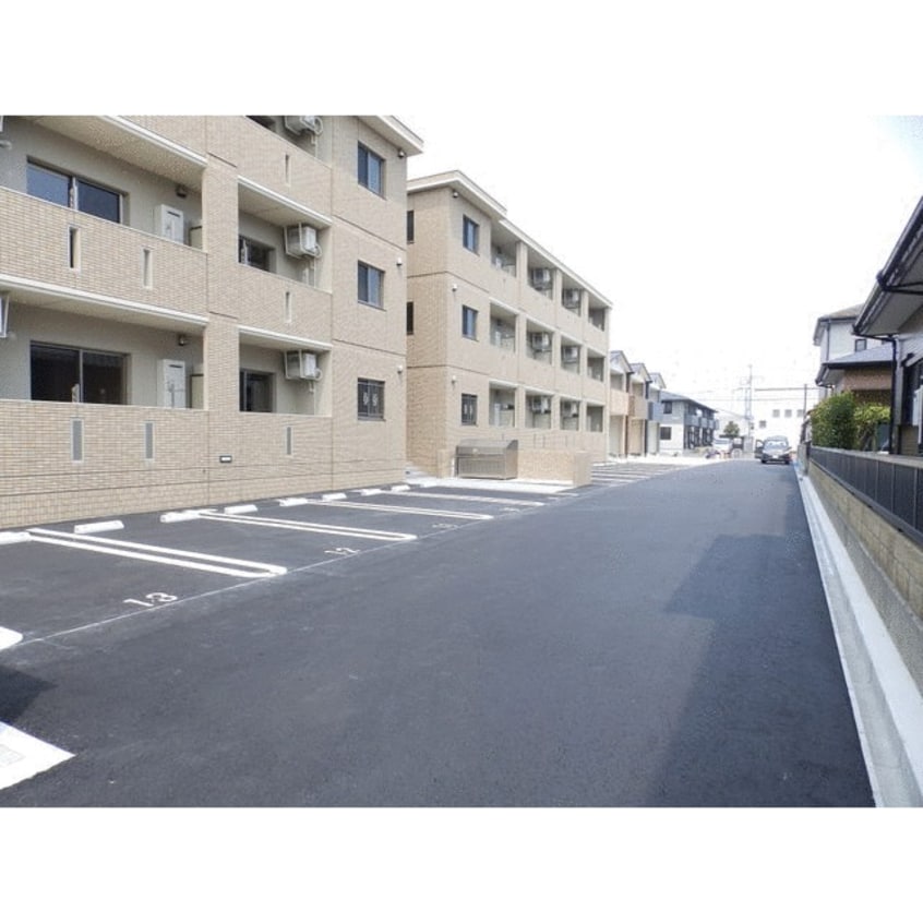  サテンエステート