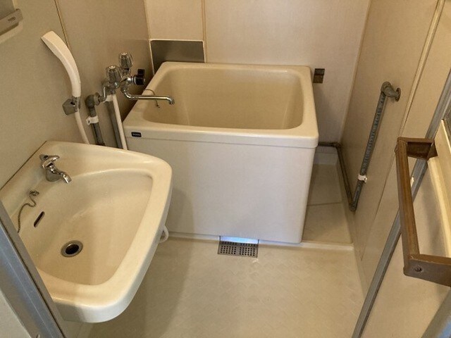  メゾンワタナベＢ