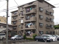 エストくろがねや