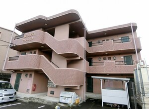 丘の上のマンション