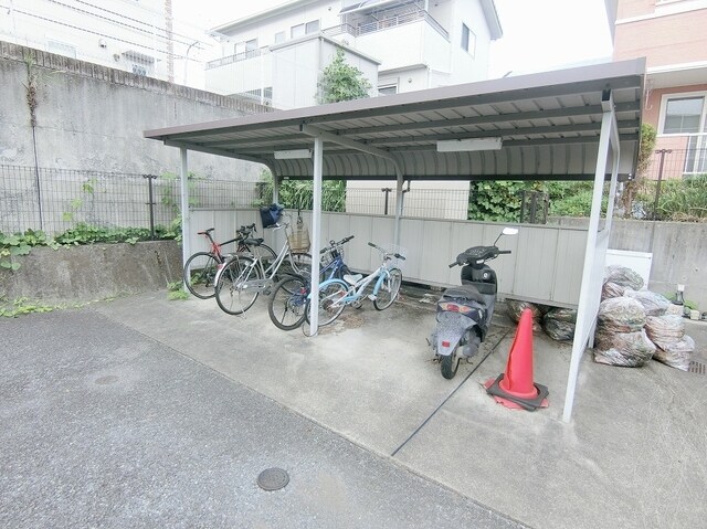  東海道本線/富士駅 バス20分桜ヶ丘入り口下車:停歩3分 1階 築15年