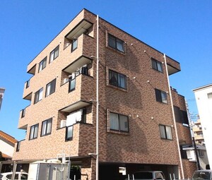 ウィン・ロイヤルプラザ加藤学園前